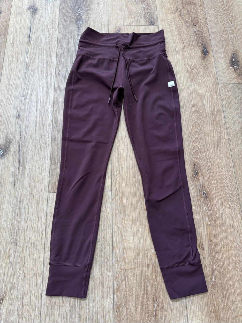 Vuori Maroon High-Waist Leggings with Drawstring - wine/Burgundy